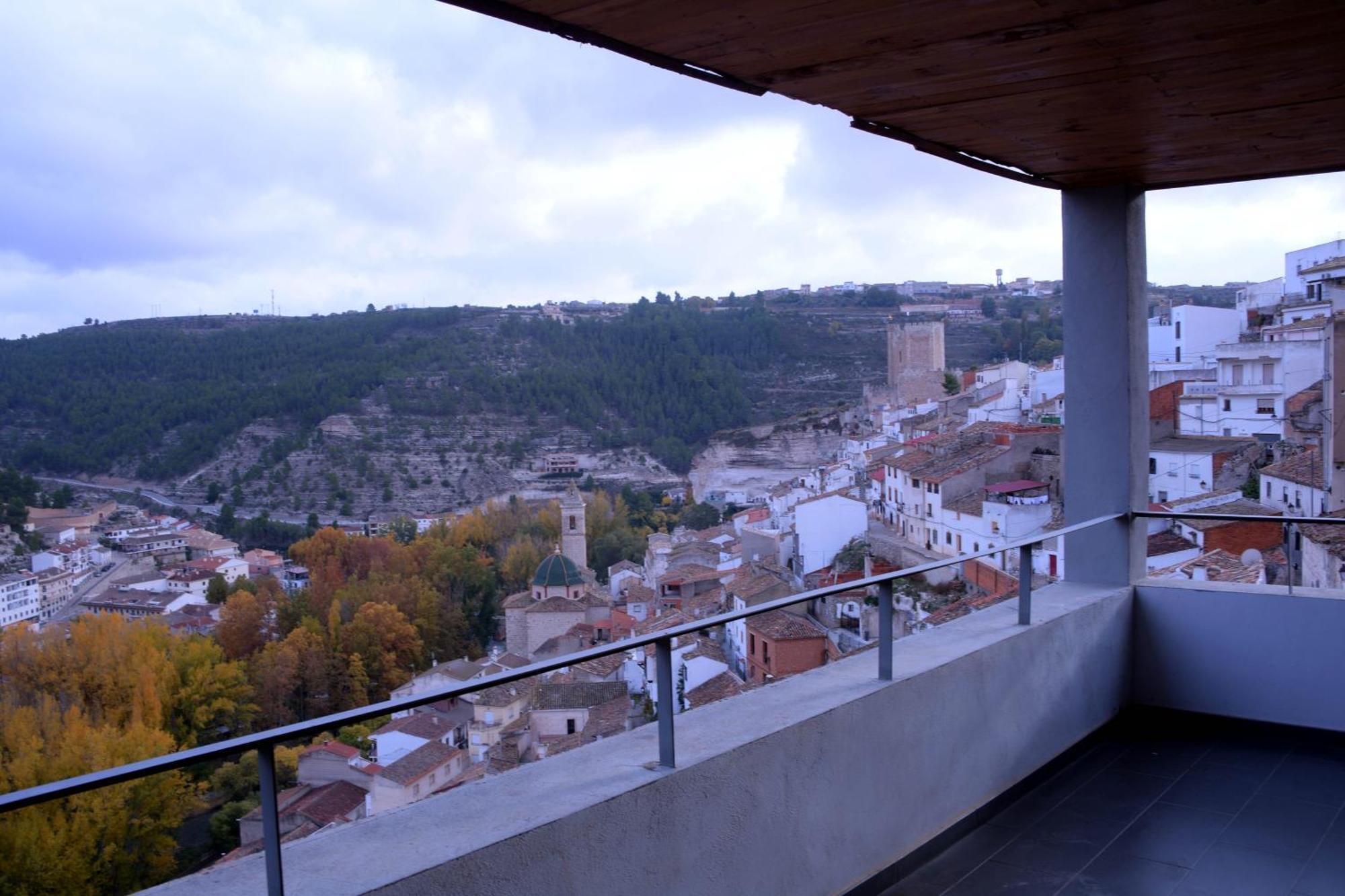 Casas Colgadas Alcala Del Jucar Luaran gambar